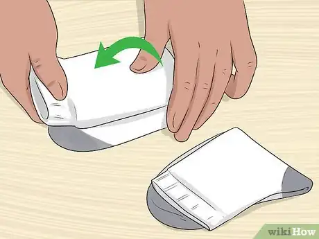 Image intitulée Stuff Your Bra Step 4