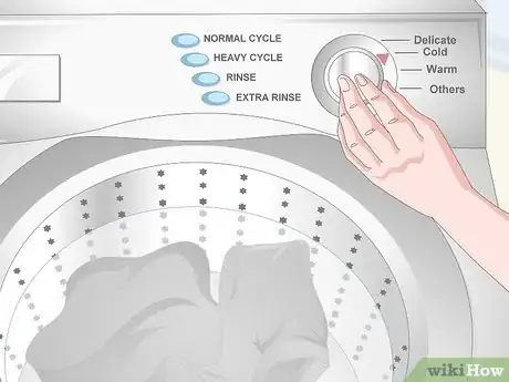 Image intitulée Restore Faded Clothes Step 14
