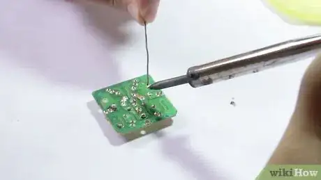 Image intitulée Solder Electronics Step 11