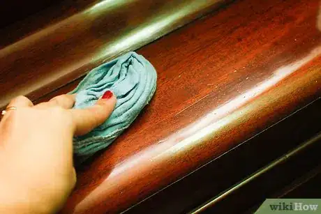 Image intitulée Fix Scratches in Furniture Step 3