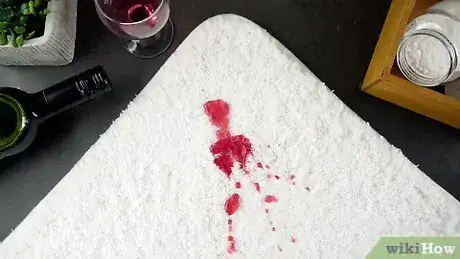 Image intitulée Remove Red Wine from Carpet Step 7