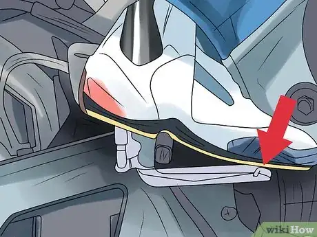 Image intitulée Do a Basic Wheelie on a Motorcycle Step 17
