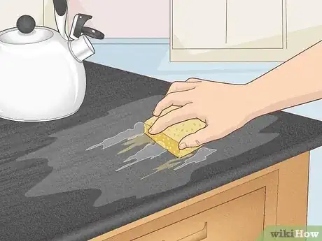 Image intitulée Remove Glue from Counter Tops Step 2