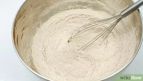 Image intitulée Make a Heart Shaped Cake Step 11