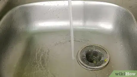 Image intitulée Clean Your Sink with Baking Soda Step 1