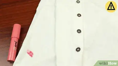 Image intitulée Get Stains out of White Clothes Step 1