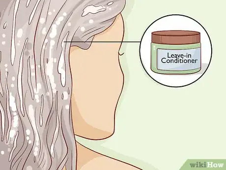 Image intitulée Go from Black Hair to Bright Blonde Step 13