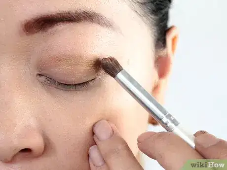 Image intitulée Do Eye Makeup for Blue Eyes Step 7
