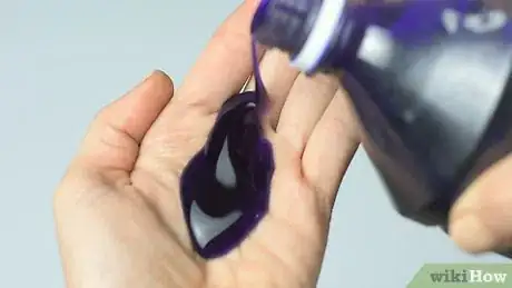 Image intitulée Bleach Dyed Hair Step 16