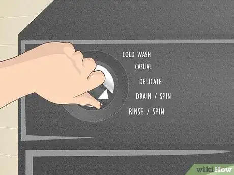 Image intitulée Dry Your Clothes Quickly Step 1