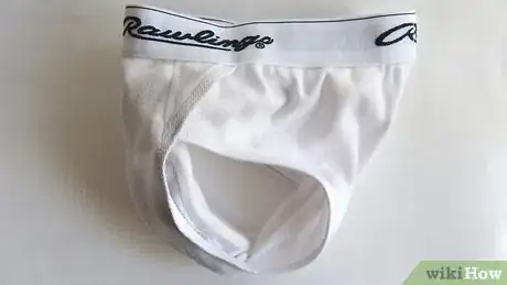 Image intitulée Choose and Wear a Protective Cup for Sports Step 3