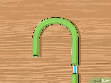 Image intitulée Make Giant Foam Candy Canes Step 8