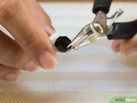 Image intitulée Bead Step 13