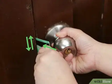 Image intitulée Pick Locks on Doorknobs Step 17