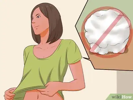 Image intitulée Hide Sweat Stains Step 3