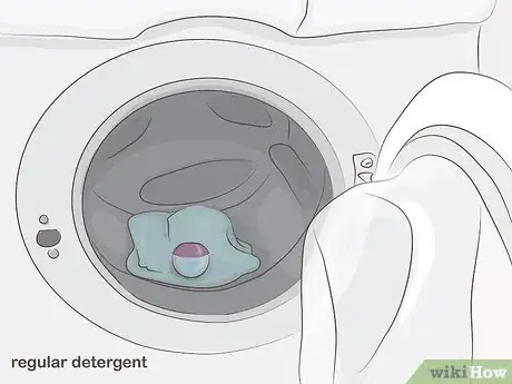 Image intitulée Get Toothpaste out of Clothes Step 4