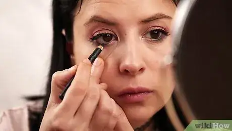 Image intitulée Apply Eyeliner to the Waterline Step 9