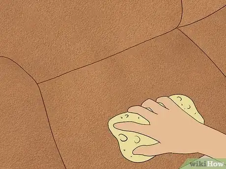 Image intitulée Maintain Faux Leather Step 14
