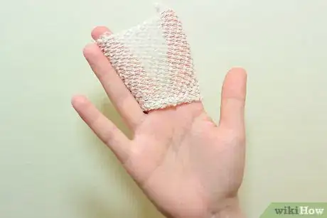 Image intitulée Strap an Elbow Step 8