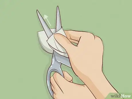 Image intitulée Remove a Skin Tag from Your Neck Step 6