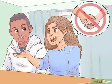 Image intitulée Tell if a Girl in Your Class Likes You (High School) Step 11