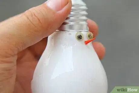 Image intitulée Paint Light Bulbs Step 13