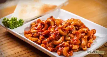 faire des macaronis épicés à la sauce tomate