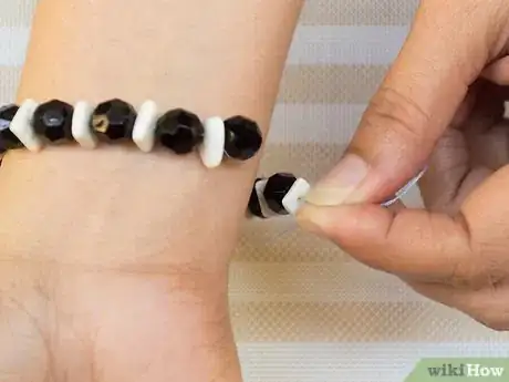 Image intitulée Bead Step 10