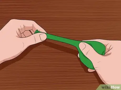 Image intitulée Fill Up a Water Balloon Step 1