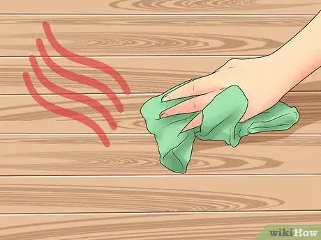 Image intitulée Clean Laminate Wood Floors Without Streaking Step 12