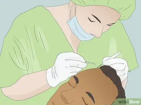 Image intitulée Hide Your Scalp when Parting Thin Hair Step 12