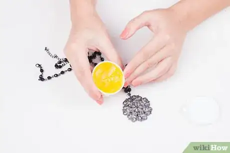 Image intitulée Clean Fake Jewelry Step 9