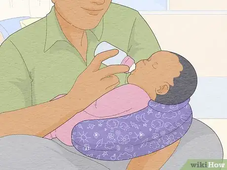 Image intitulée Use a Breast Feeding Pillow Step 7