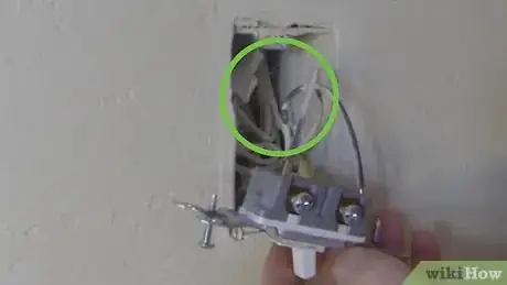 Image intitulée Replace a Light Switch Step 8