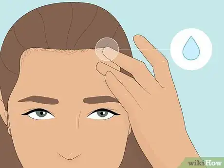 Image intitulée Keep Baby Hairs from Sticking Up Step 1
