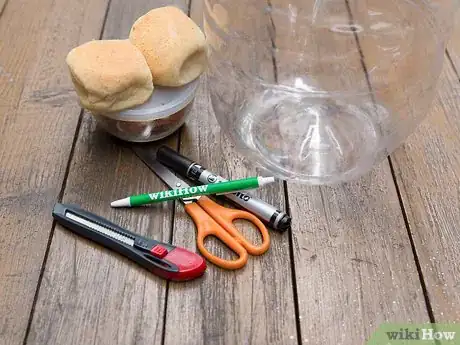 Image intitulée Build a Milk Jug Bird Feeder Step 1