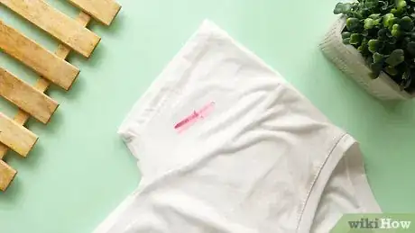 Image intitulée Remove Lipstick from Clothes Step 21