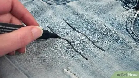 Image intitulée Make Clothes Look Vintage and Worn Step 4