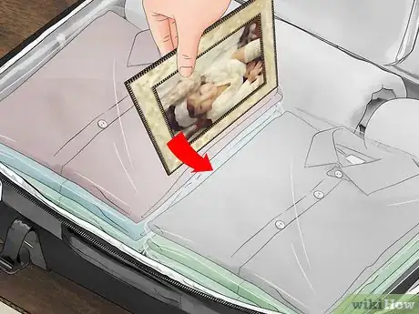 Image intitulée Pack a Bag or Suitcase Efficiently Step 14