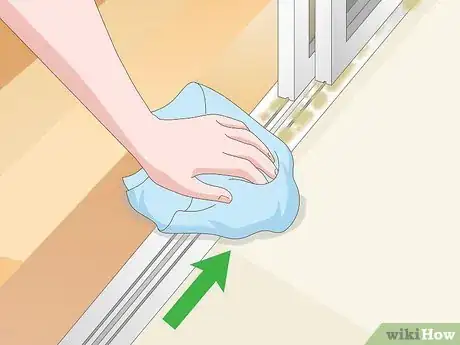 Image intitulée Clean Sliding Glass Door Tracks Step 11