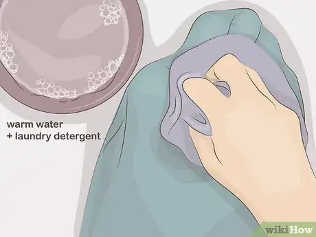 Image intitulée Get Toothpaste out of Clothes Step 6