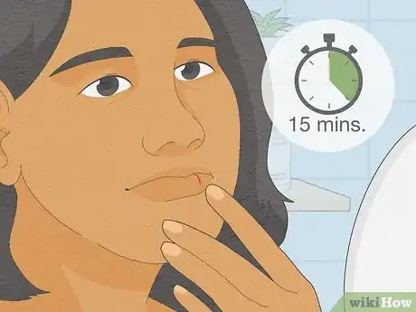 Image intitulée Treat a Cut Lip Step 9