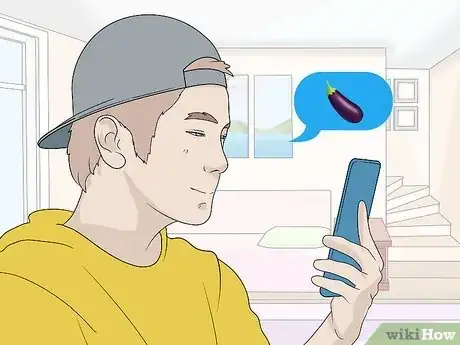 Image intitulée Respond to the Eye Emoji Step 10
