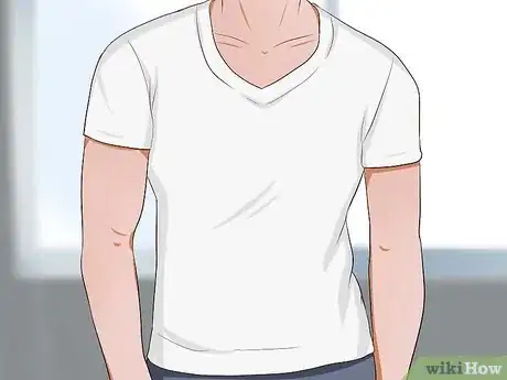 Image intitulée Hide Sweat Stains Step 4