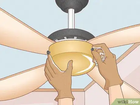 Image intitulée Replace a Light Bulb in a Ceiling Fan Step 9