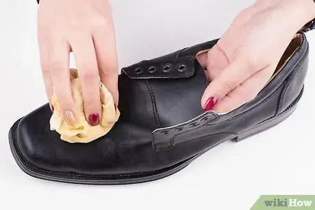 Image intitulée Clean Dr. Martens Shoes Step 5
