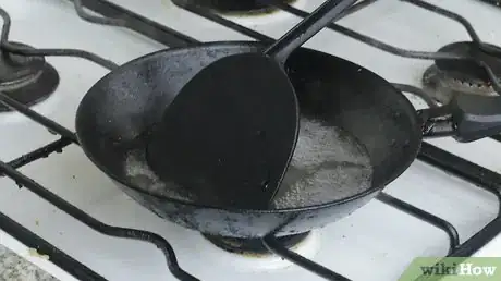 Image intitulée Clean a Cast Iron Skillet Step 3