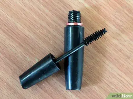 Image intitulée Do Eye Makeup for Blue Eyes Step 14
