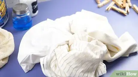 Image intitulée Wash Clothes without a Washing Machine Step 2