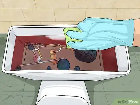 Image intitulée Clean a Toilet Tank Step 7